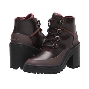 Sperry Women's Pretty Tough Ankle Boot